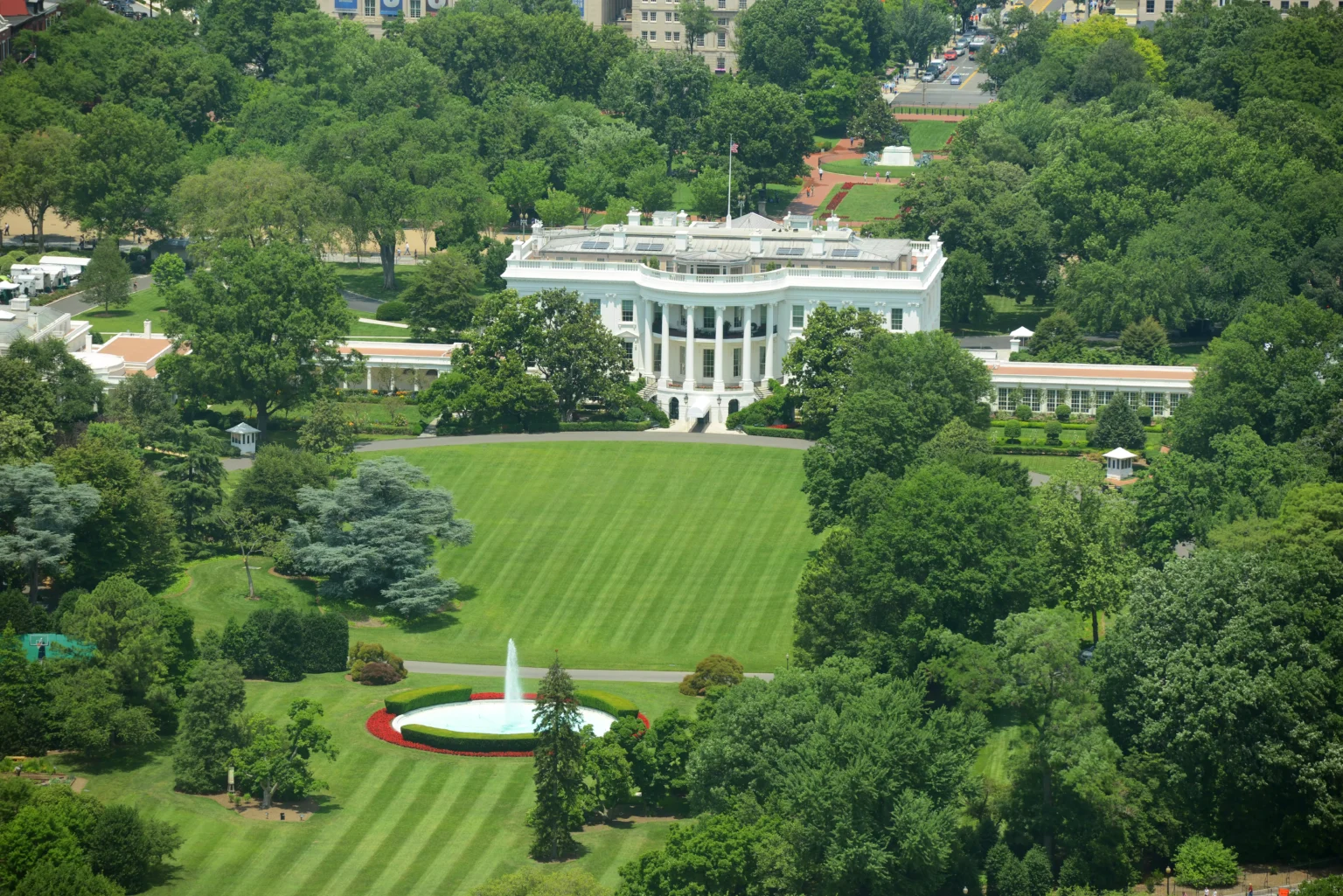 The-White-House_Aerial-View