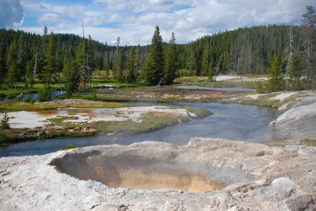 Lone Star river and geyser